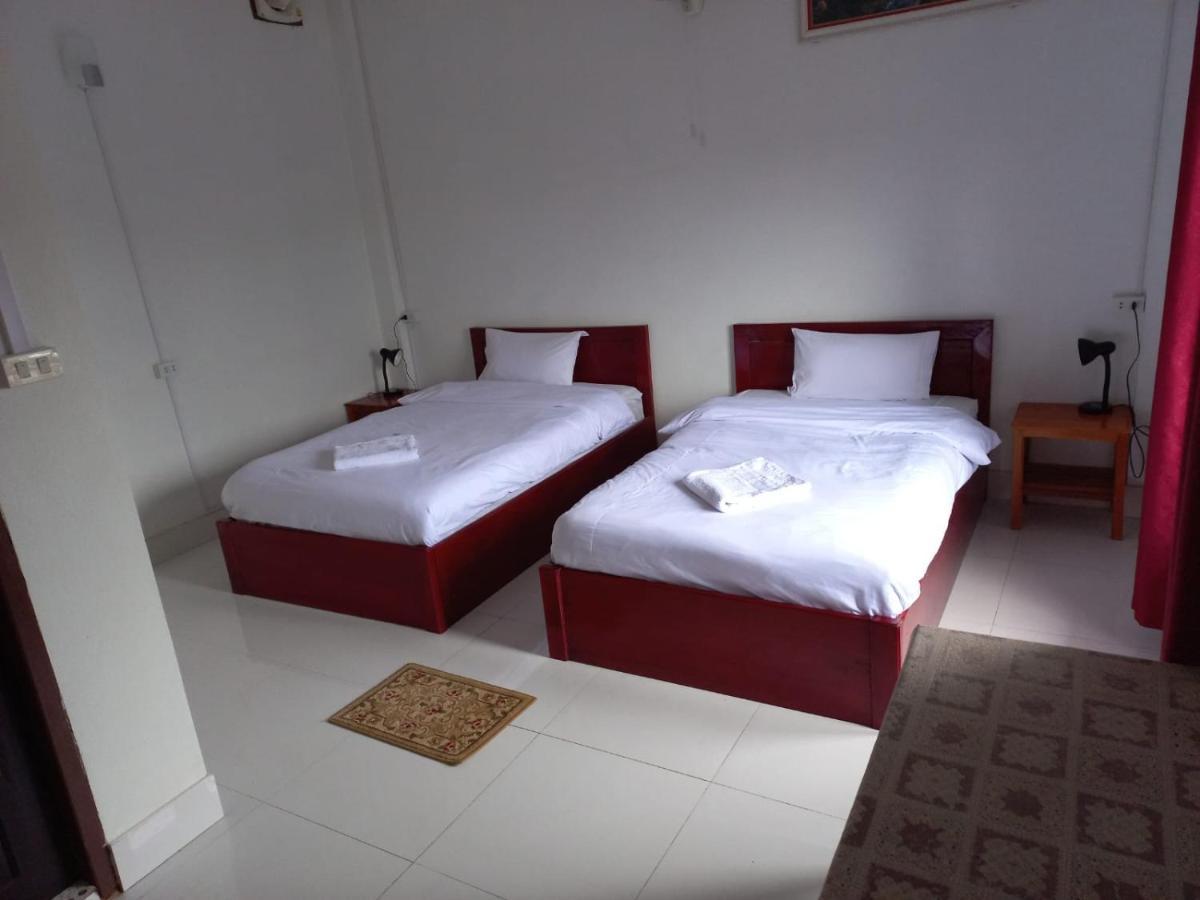Sipanya Guesthouse Muang Phonsavan Bagian luar foto