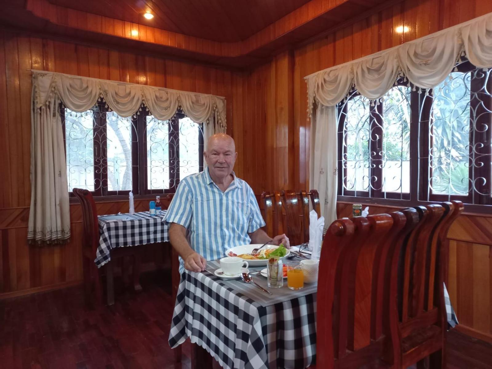 Sipanya Guesthouse Muang Phonsavan Bagian luar foto