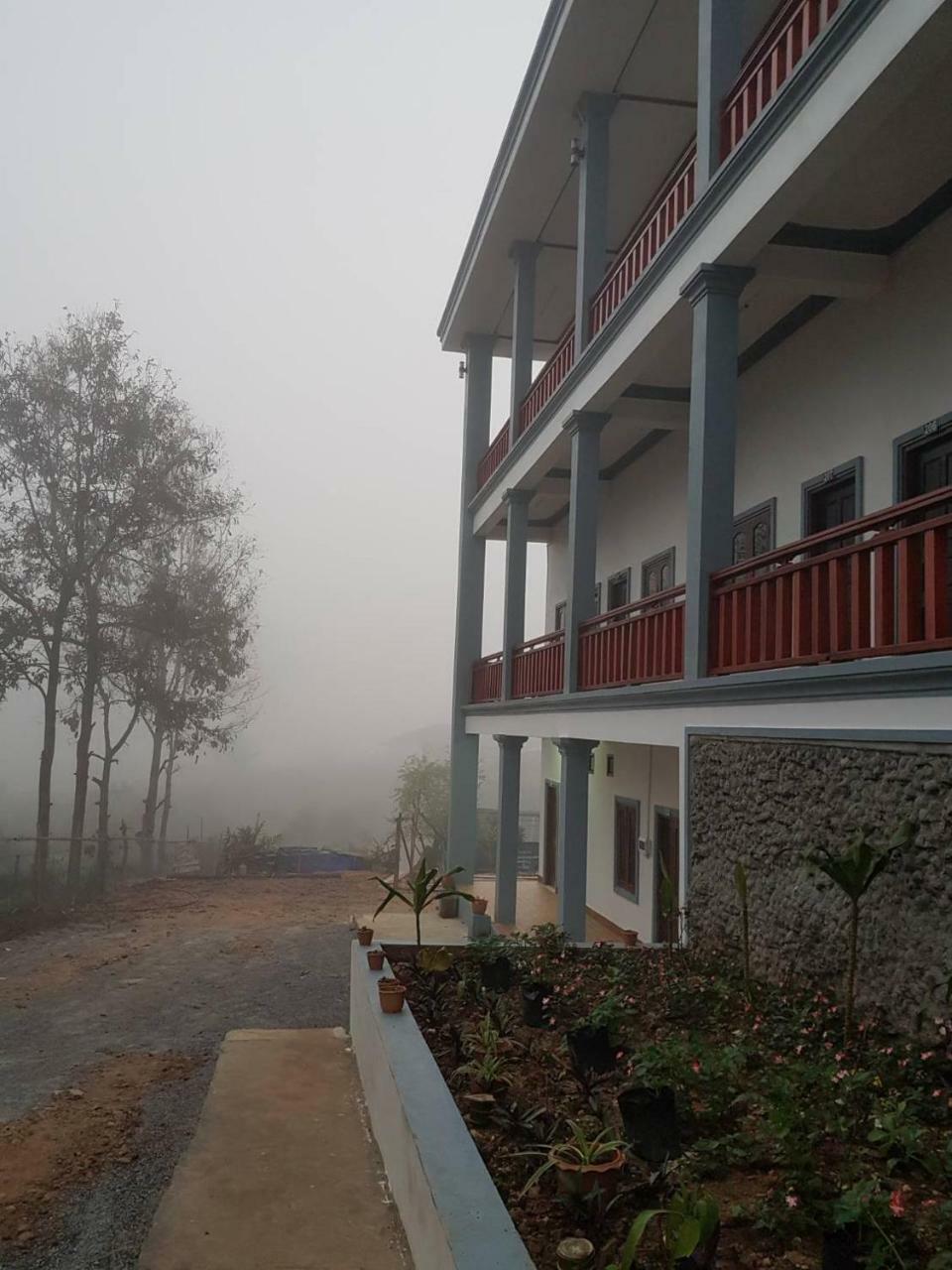 Sipanya Guesthouse Muang Phonsavan Bagian luar foto